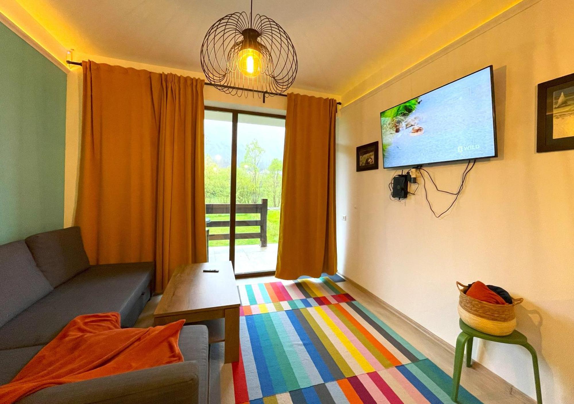 Cozy Riverfront Apartments With Garden And Mountain View Buşteni Exteriér fotografie