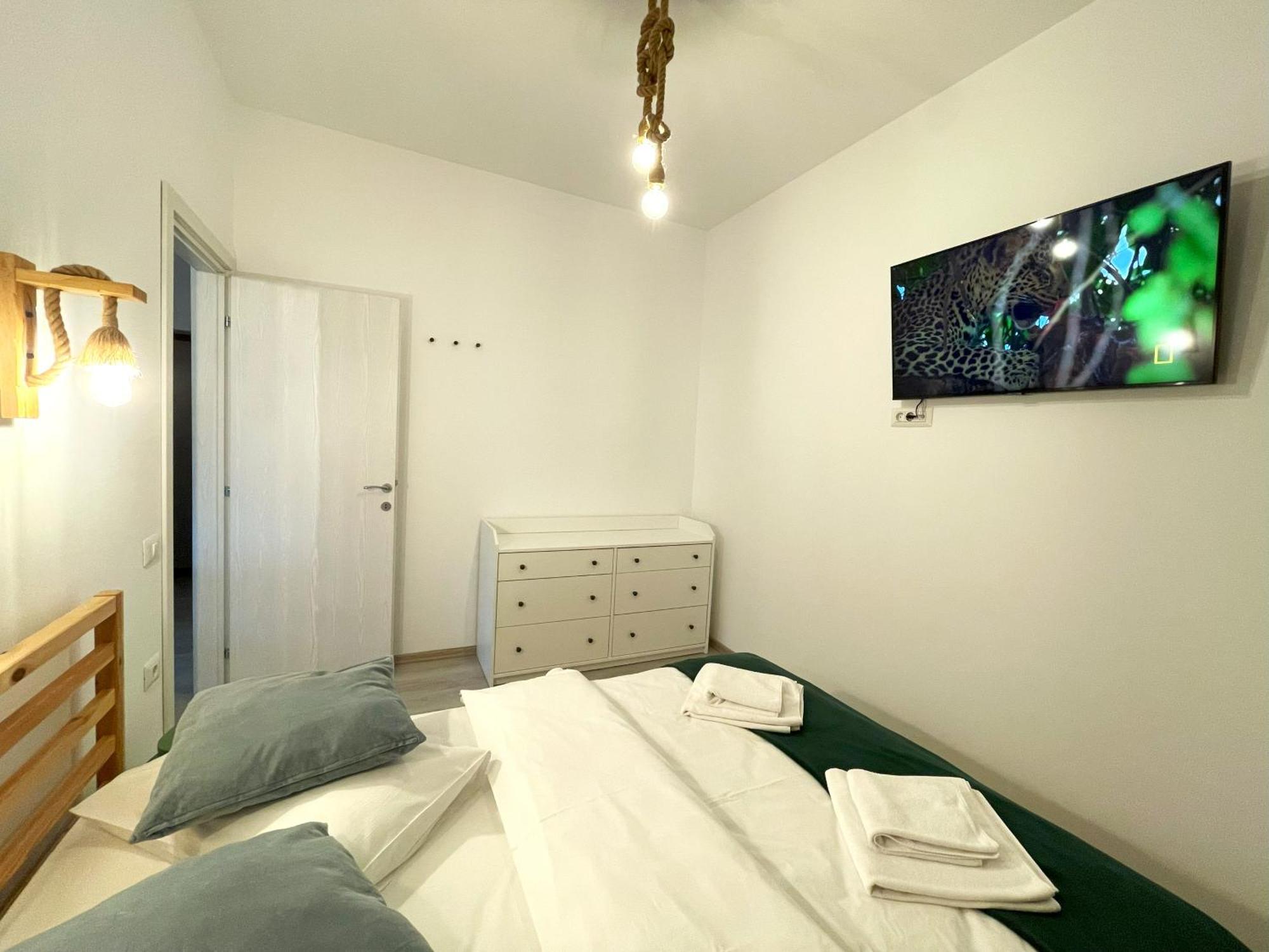 Cozy Riverfront Apartments With Garden And Mountain View Buşteni Exteriér fotografie