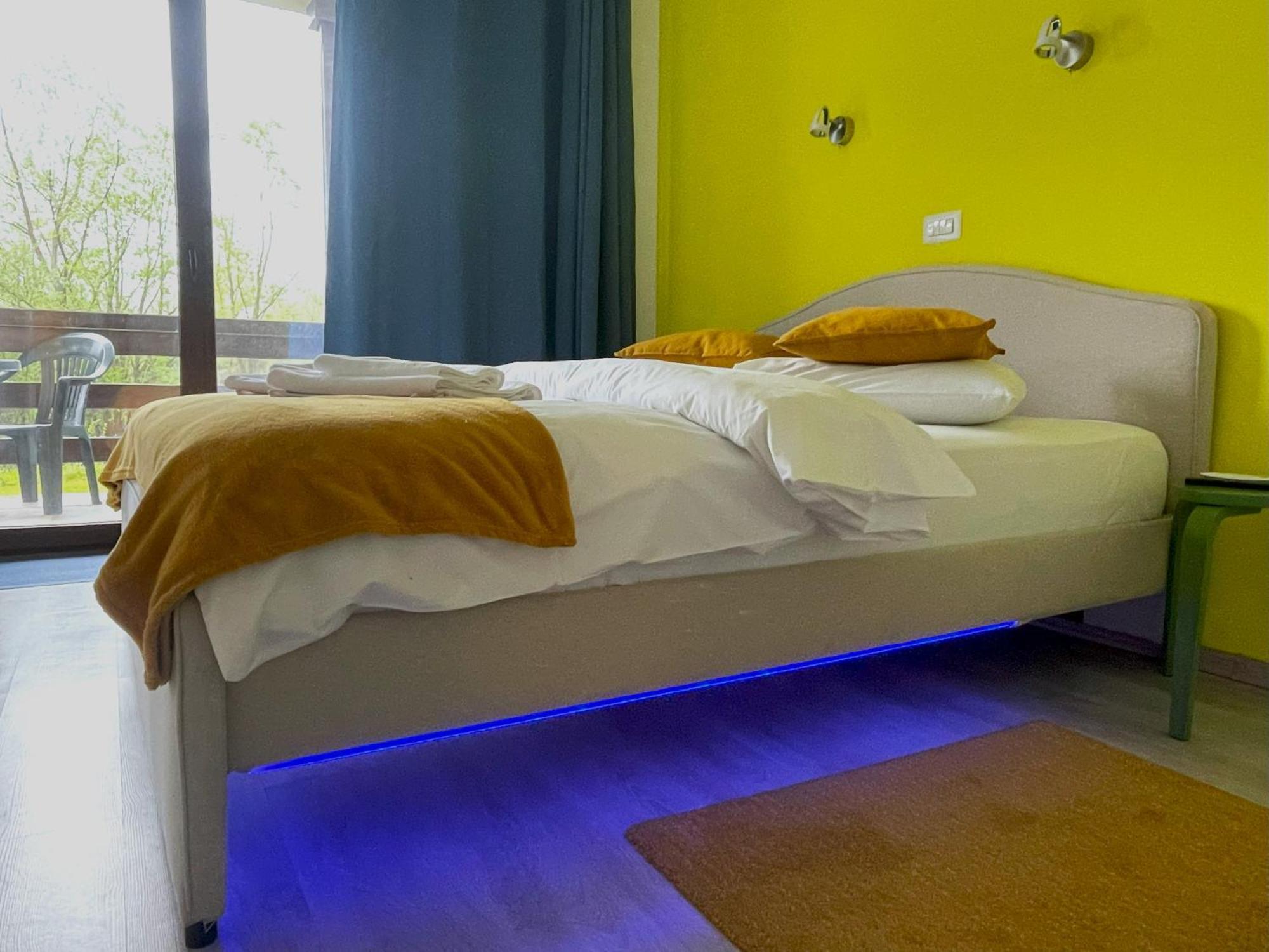 Cozy Riverfront Apartments With Garden And Mountain View Buşteni Exteriér fotografie