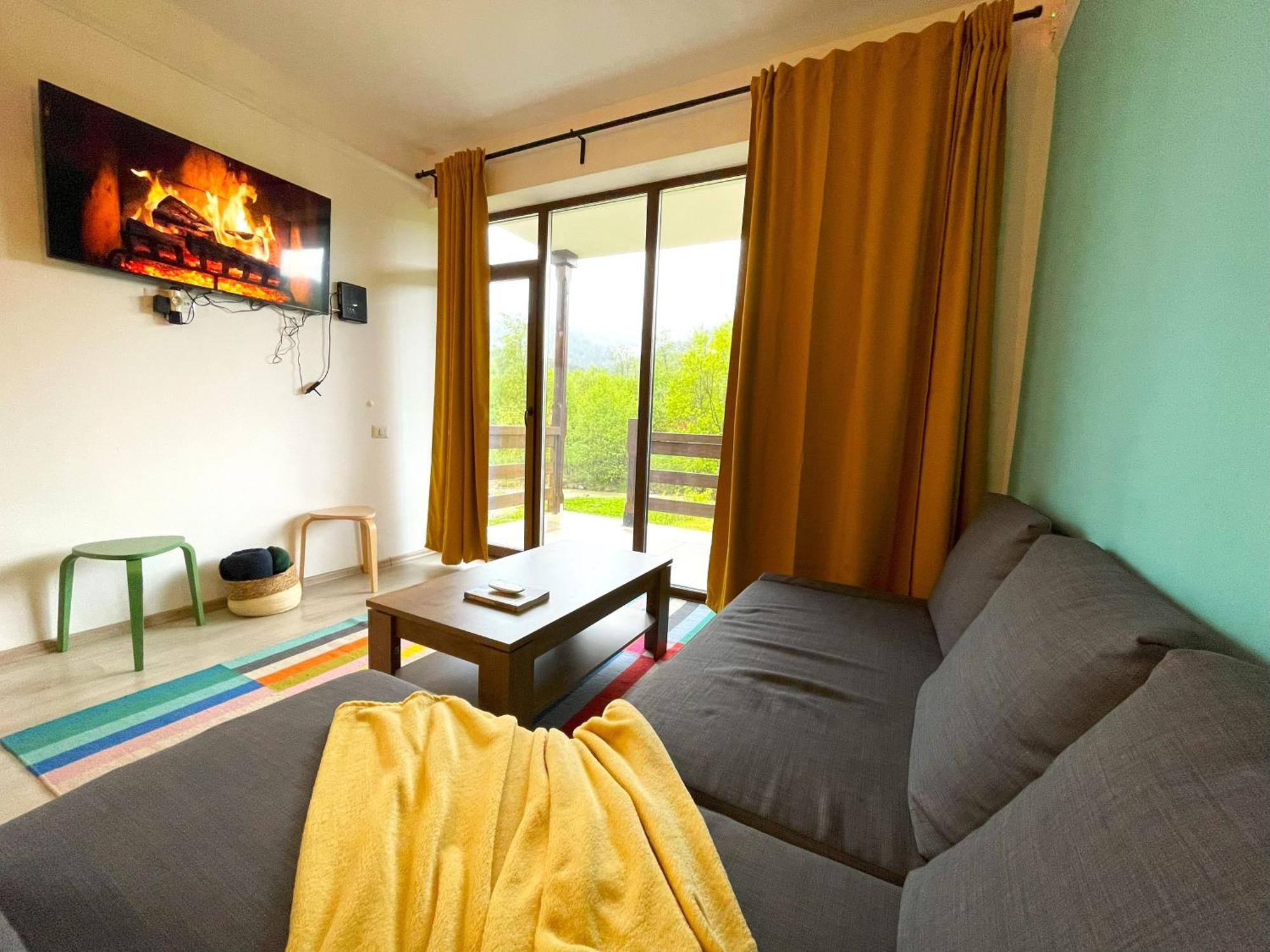 Cozy Riverfront Apartments With Garden And Mountain View Buşteni Exteriér fotografie