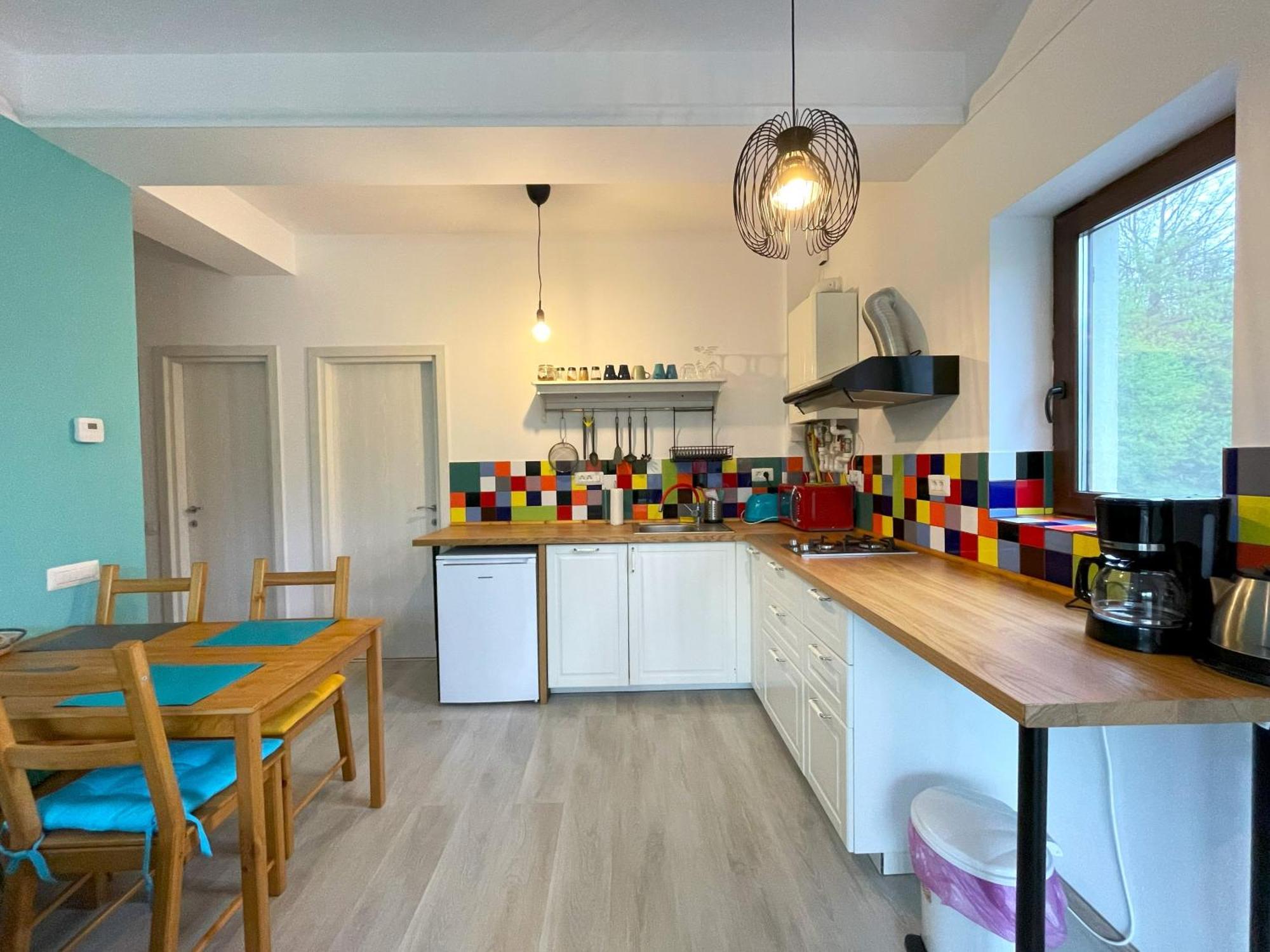 Cozy Riverfront Apartments With Garden And Mountain View Buşteni Exteriér fotografie